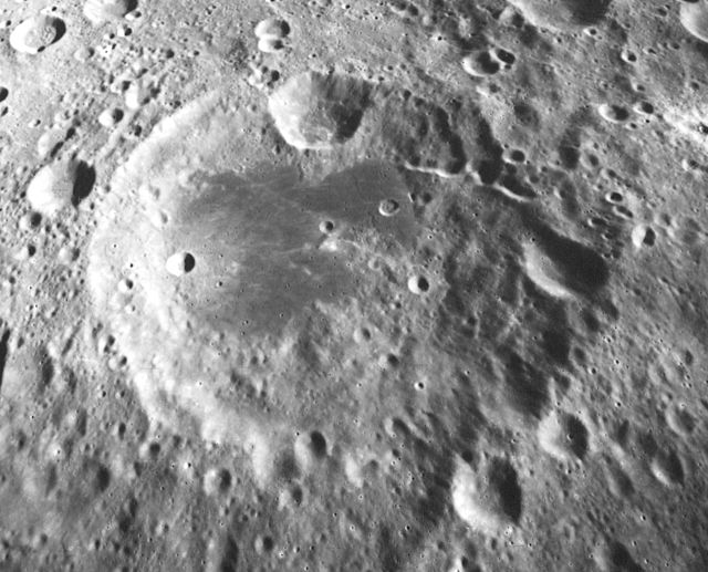 Фотография кратера Гагарин на Луне