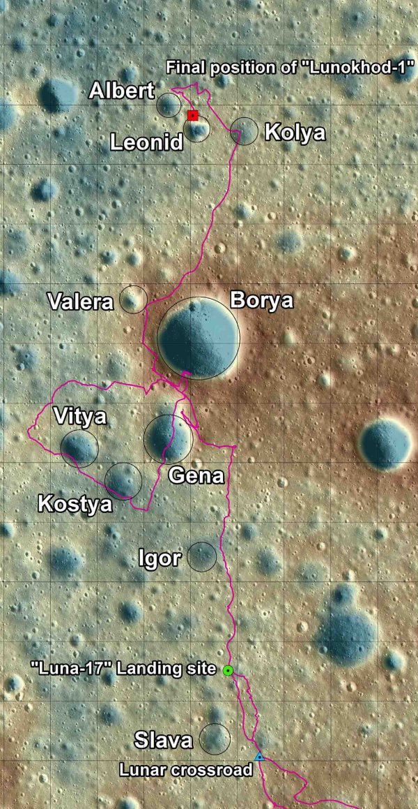 Маршрут аппарата Луноход-2 между маленькими кратерами, названными в честь инженеров и операторов Лунохода-1 и 2